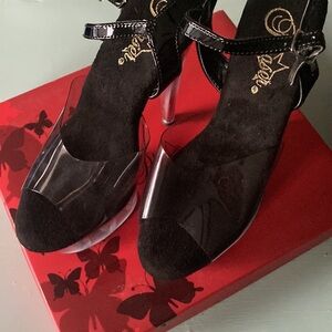 Super High Heels with Stiletto Design and Pointed Toe